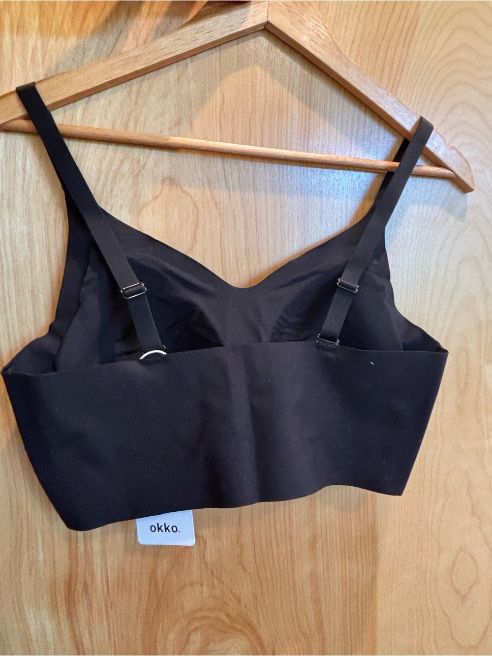 Okko Black Seamless Scoop Bralette with Adjustable Straps - Picture 4 of 7